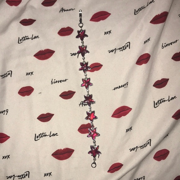 Red stars ⭐️ abalone shell bracelet 7” - Picture 4 of 5